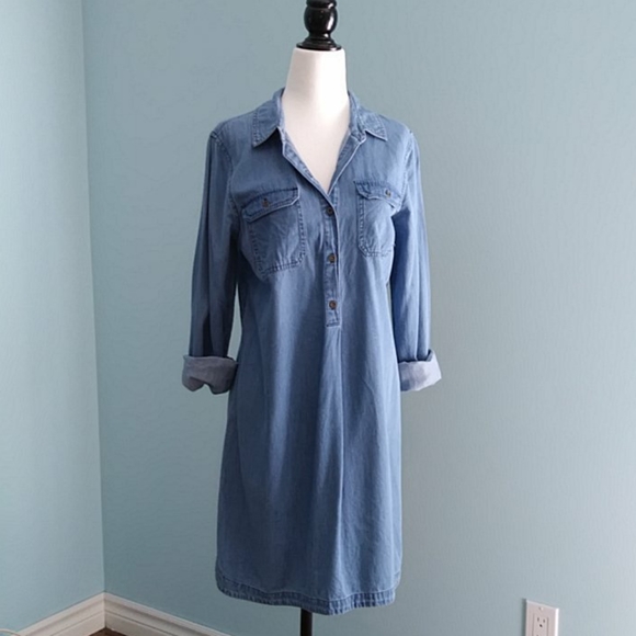 Old Navy Dresses & Skirts - 🛍️3/$25  Chambray Shirt Dress
